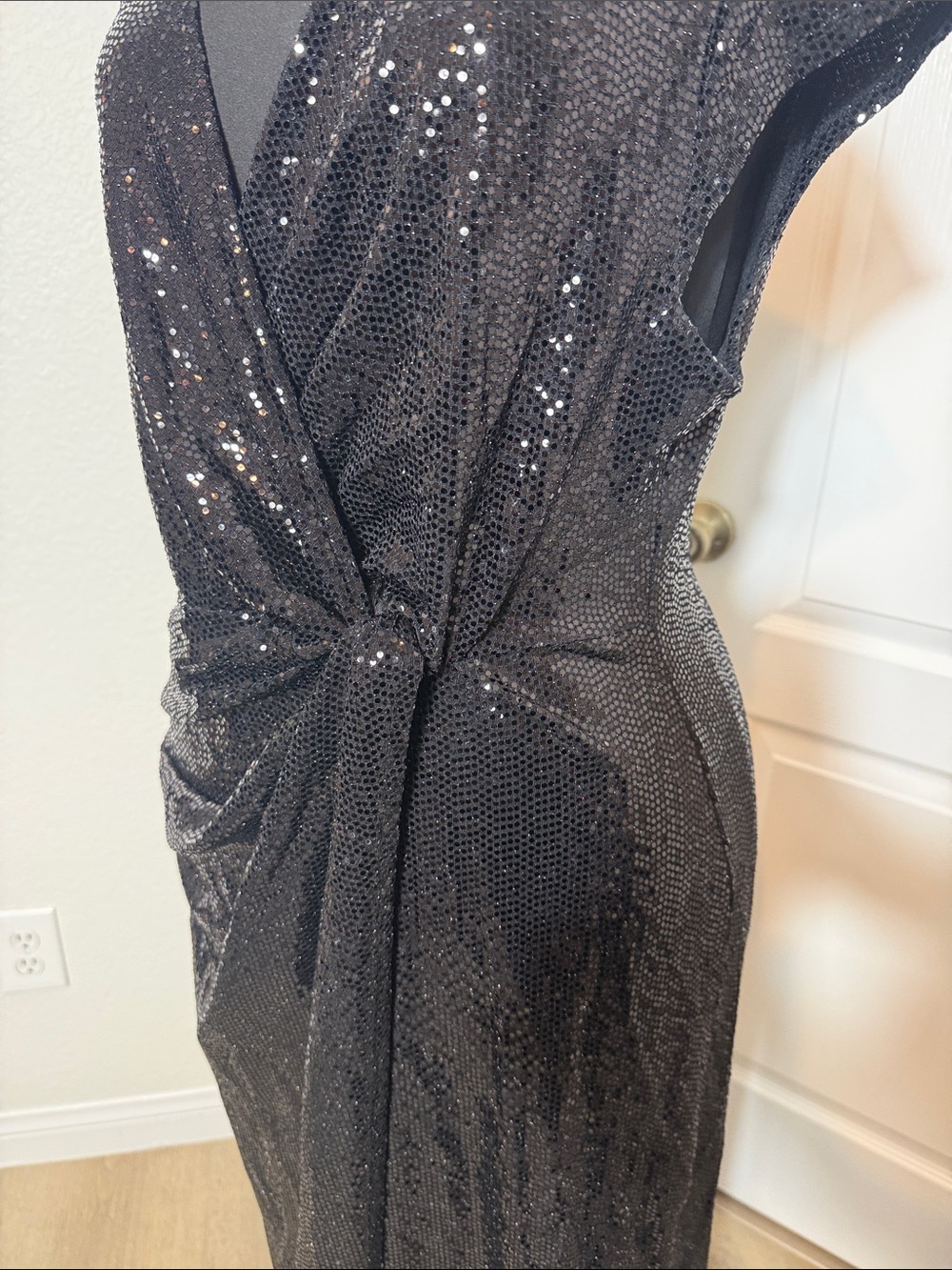 Elegant Black Sequin V-Neck Maxi Dress with Twist Detail Made in Egypt - Picture 3 of 8